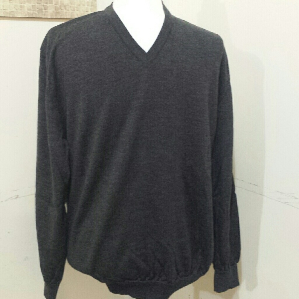 Cellinni 100% Merino wool gray v-neck sweater sz L